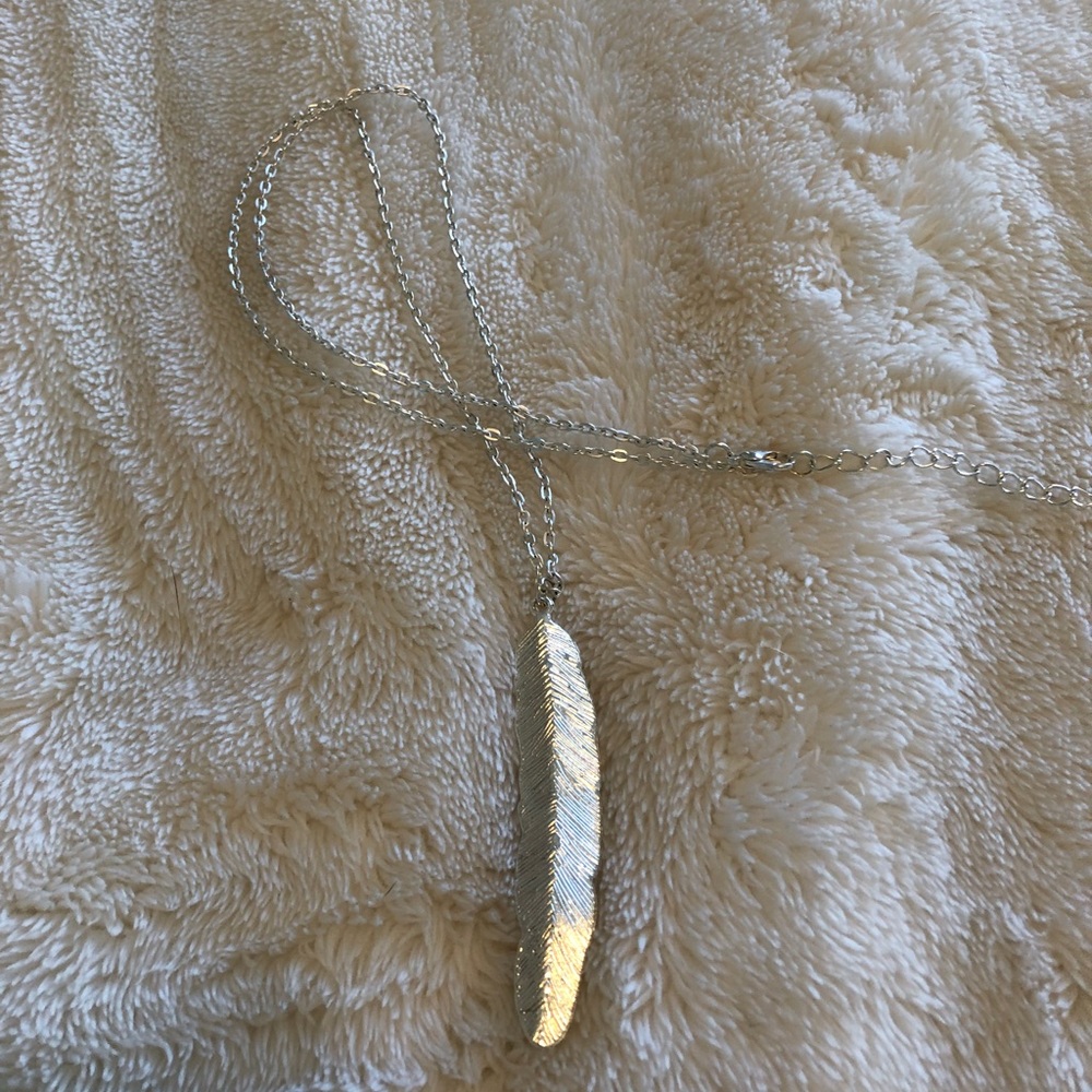 Silver feather fashion necklace